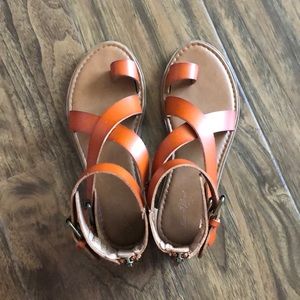 Universal thread sandals!